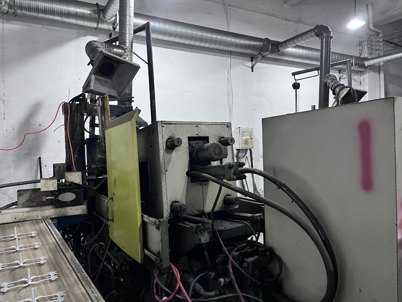 De ce luminile sunt mereu aprinse în atelierele lui Jinhua Hanjia?